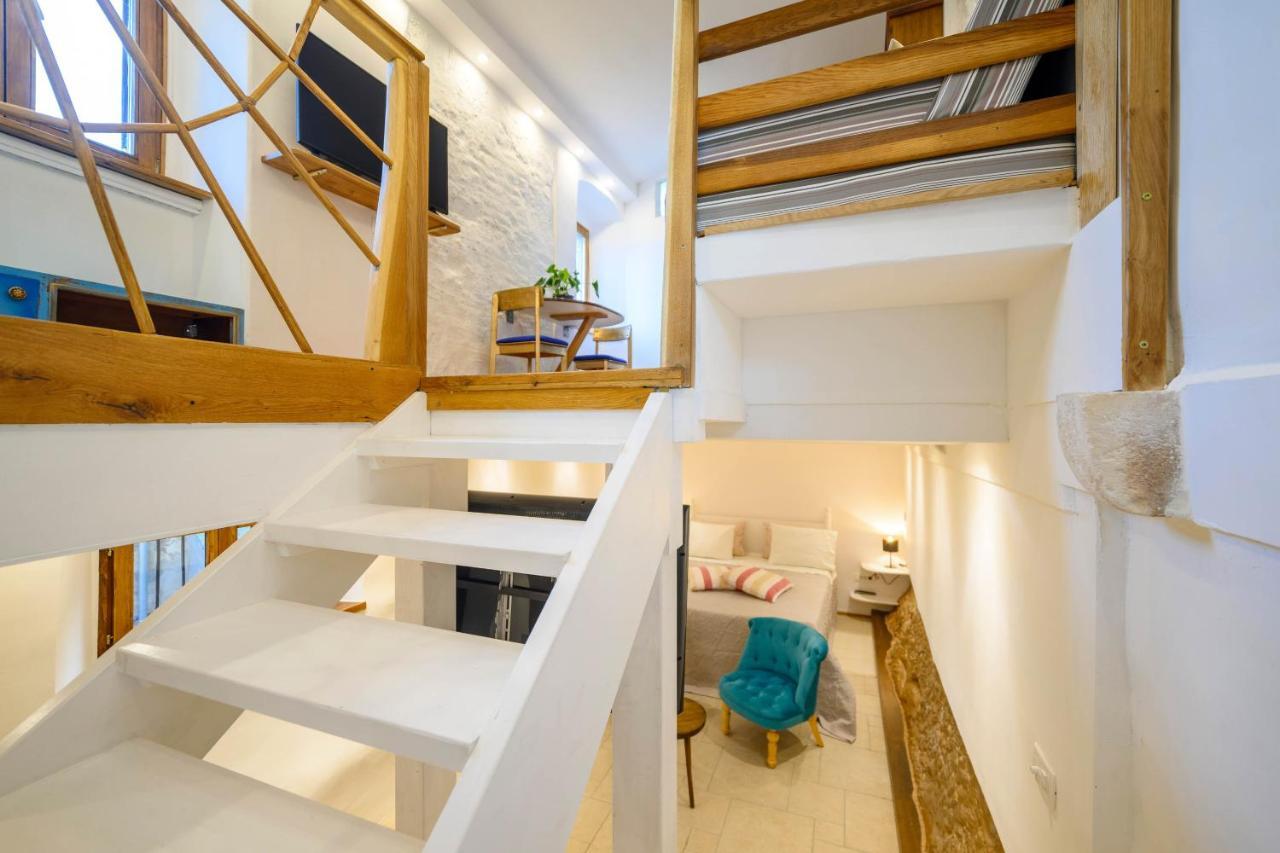 On The Rock Apartments Шибеник Екстер'єр фото